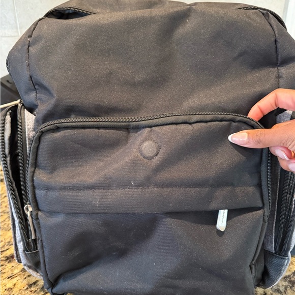 LIKE NEW EDDIE BAUER CASCADE BAG - Picture 5 of 15